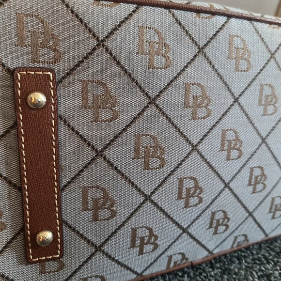 Dooney & Bourke Large Gabriella Bag - Picture 5 of 10